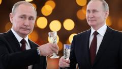 Владимир Путин с бокалом шампанского
