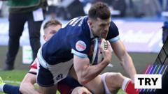 Kinghorn scores opening try for Scotland