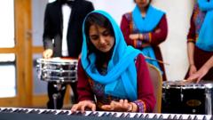 아프간 국립음악학교 학생들