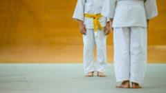 File foto of a judo class