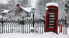 White Christmas unlikely for most in UK but a few flakes of snow are possible