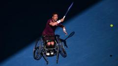 Hewett into singles semis but loses in doubles