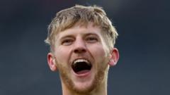 Bolton sign Chelsea keeper Sharman-Lowe on loan