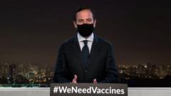 Doria aparecejogos que da para ganhar dinheiromáscarajogos que da para ganhar dinheirofrente a palanque com hashtag WeNeedVaccines, com prédiosjogos que da para ganhar dinheiroSão Paulo à noite atrás