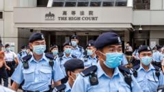 大批警察在香港高等法院大楼外戒备（30/7/2021）