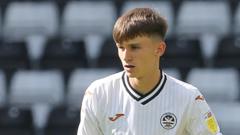 Teenager Lloyd given new Swansea deal