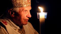 本篤十六世在聖伯多祿大教堂主持復活節彌撒（7/4/2012）