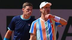 Briton Skupski into French Open doubles quarters