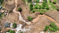 Kenya dam burst kills around 50, Red Cross says