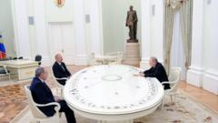 Ermenistan Başbakanı Nikol Paşinyan, Azerbaycan Cumhurbaşkanı İlham Aliyev ve Rusya Devlet Başkanı Vladimir Putin