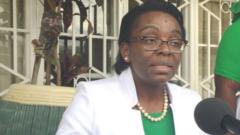 Victoire Ingabire avuga ko amafaranga yo mu bwisungane bwo kwivuza acungwa nabi - ibyo leta ihakana