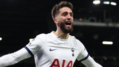 Tottenham fight back to earn draw at Man Utd
