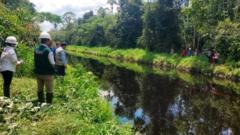 Contaminación en un río en la Amazonía peruana
