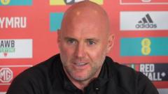 'I can’t get Robbie Savage off the phone'