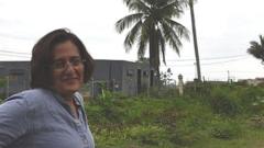 Agnieszka Fryszman, kuasa hukum penduduk desa di Aceh.