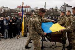 Uumsirikare wa Ukraine yariko arahambwa i  Lviv 