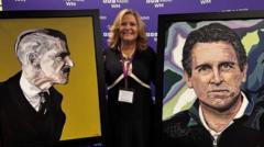 Former hairdresser creates life-like celebrity art