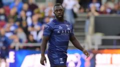 Winger Ibitoye signs new deal to stay at Bristol