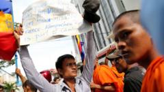 Người Campuchia biểu tình phản đối VN trước đại sứ quán Việt Nam tại Campuchia, yêu cầu VN trả lại vùng đất lịch sử Kampuchea Krom