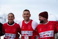 Sinfield starts 230-mile run for charity