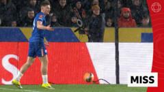 'What on earth is he doing?!' - Delap misses big chance for Cheslea 88dd5690 091b 11f1 b7e1 afb6d0884c18