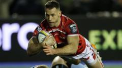Scrum-half Davies signs new Scarlets deal