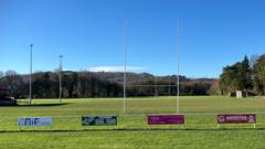 Clwb Rygbi Ystradgynlais ar gau ddydd Gŵyl San Steffan wedi lladrad