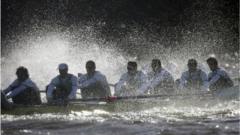 Boat Race rowers told not to enter dirty Thames