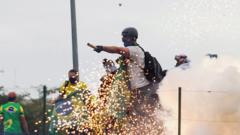 Участник протестов в Бразилии