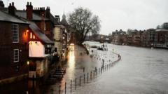 Storm Bram: Amber warnings in place as wind and rain hit UK 