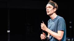 Squash champion takes show to Edinburgh Fringe