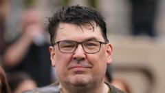 Online speech laws need to be reviewed after Linehan arrest, says Streeting