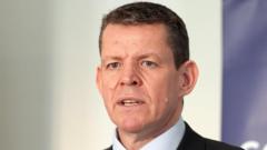 Ceidwadwyr ddim am gydweithio â Phlaid ar gynlluniau gwariant