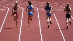 kadın atletler yarışta