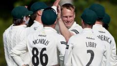 Waite stars as Worcs wrap up big win over Essex