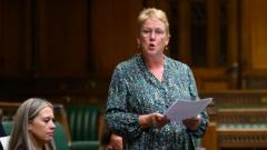 O atal dweud i siarad ar lawr Tŷ'r Cyffredin