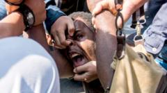 Seorang mahasiswa Papua dibekuk saat berdemonstrasi di Yogya
