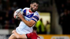 Wakefield forward Storton signs new deal