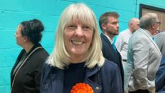What's behind the rise of the independents?