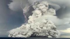 Извержение подводного вулкана в Тонга