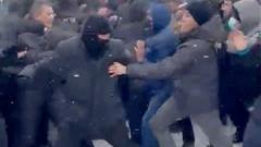 Столкновения протестующих с полицией