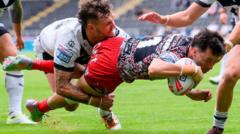 Leigh withstand Hull FC's second-half fightback