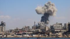 'Cataclysmic' situation in Gaza City, UN official says, as Israeli tanks advance