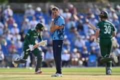 Notts and Durham reach One-Day Cup semi-finals