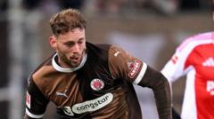 Blackpool sign FC St Pauli winger Banks on loan