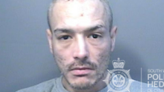 Carcharu dyn am oes am lofruddio ei frawd mewn ffrae