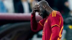 Lukaku sent off as nine-man Roma hold Fiorentina