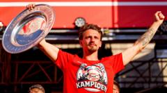 Brighton sign French defender Boscagli from PSV
