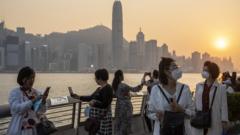香港维持近千日的口罩令在3月1日全面撤销。