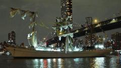 Mexican Navy ship crashes into New York City's Brooklyn Bridge